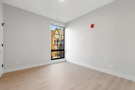 3953 West Dakin Street Chicago IL 60618