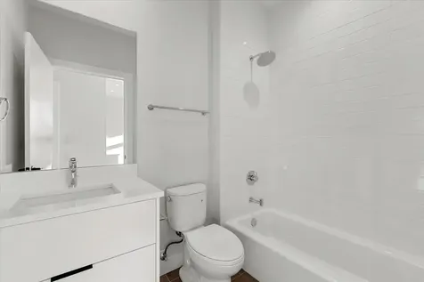 3953 West Dakin Street Chicago IL 60618