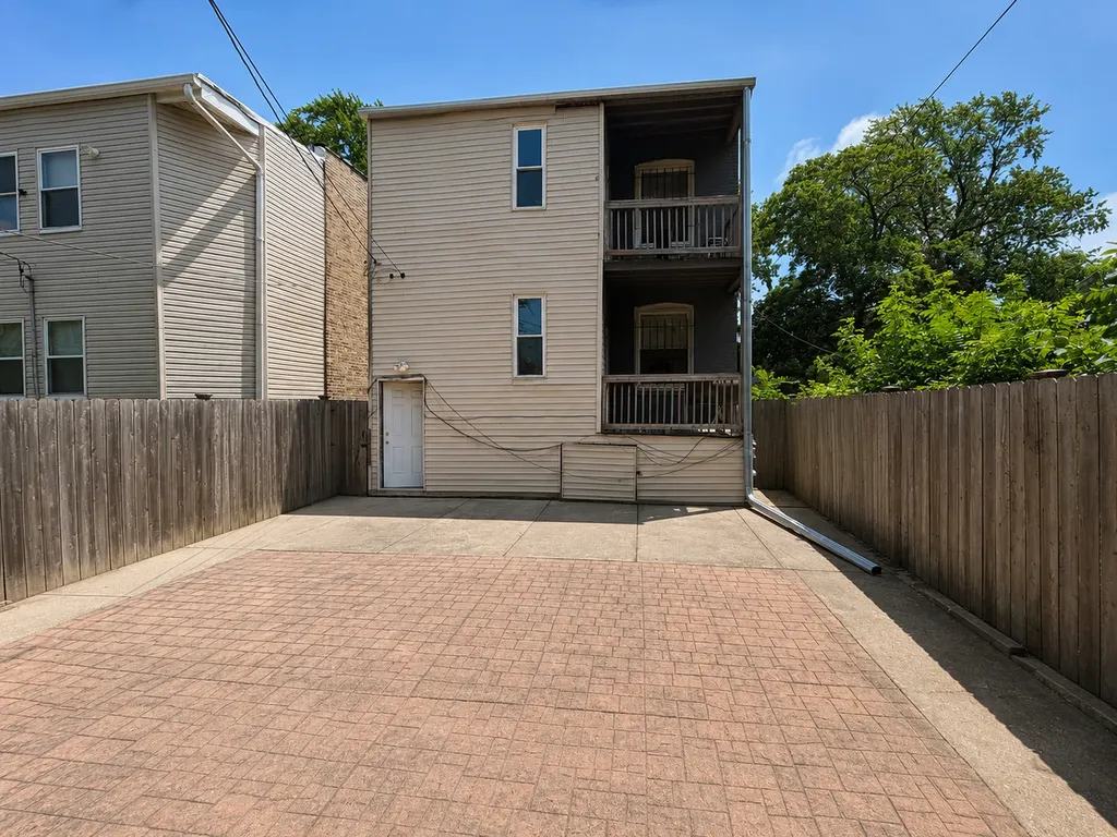 42 North Long Avenue Chicago IL 60644
