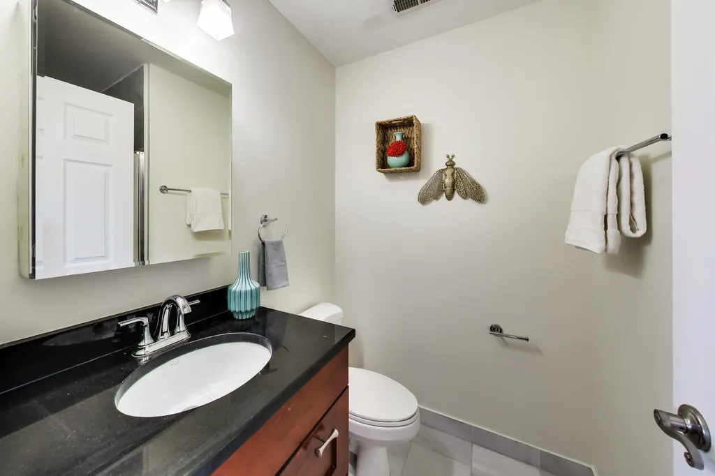 4821 North Kimball Avenue Chicago IL 60625