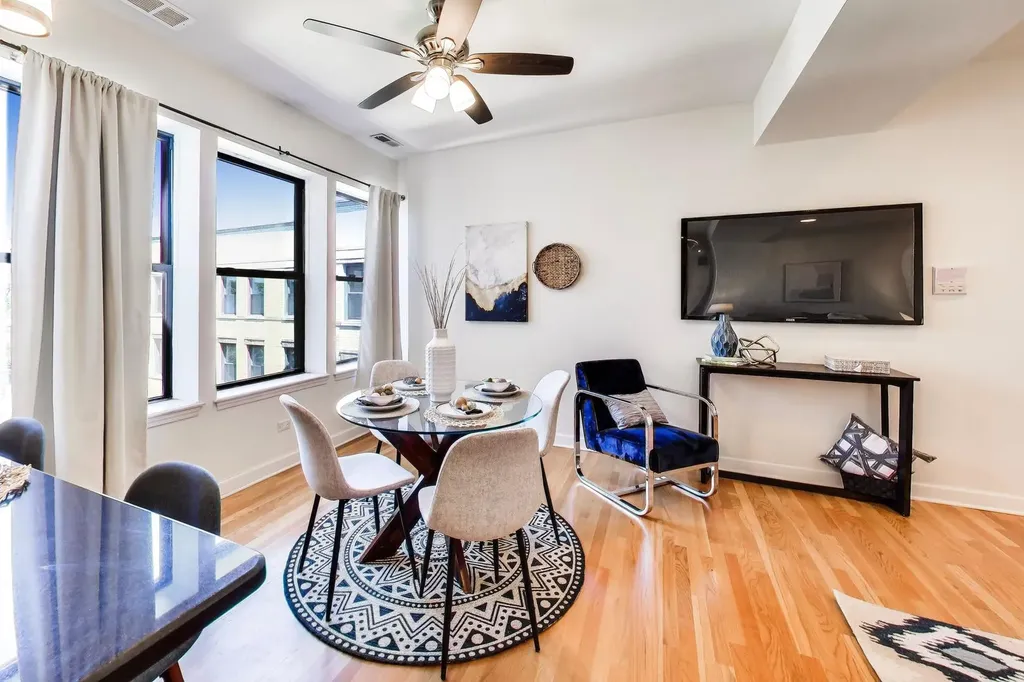 4821 North Kimball Avenue Chicago IL 60625