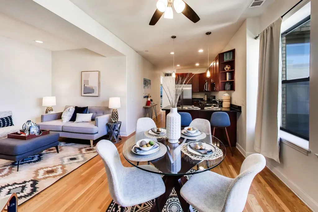 4821 North Kimball Avenue Chicago IL 60625