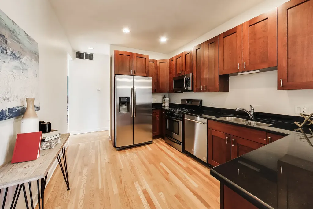 4821 North Kimball Avenue Chicago IL 60625