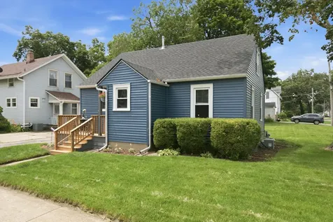 241 North Lord Avenue Carpentersville IL 60110