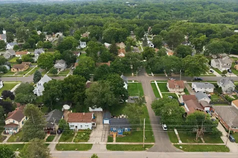 241 North Lord Avenue Carpentersville IL 60110