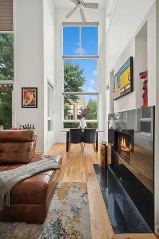 885 North Hermitage Avenue Chicago IL 60622