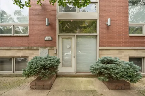 885 North Hermitage Avenue Chicago IL 60622