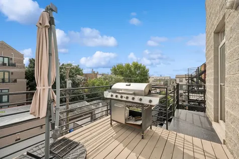 885 North Hermitage Avenue Chicago IL 60622