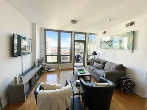 565 West Quincy Street Chicago IL 60661