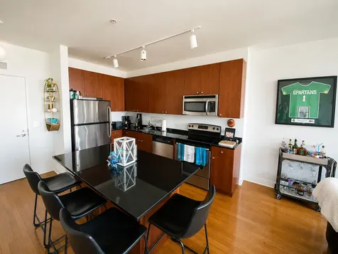 565 West Quincy Street Chicago IL 60661