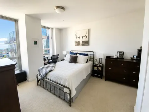 565 West Quincy Street Chicago IL 60661