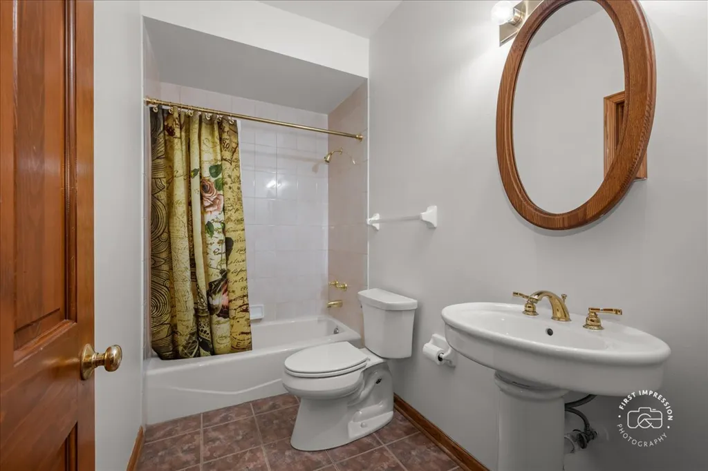 1404 Jonester Court Naperville IL 60563