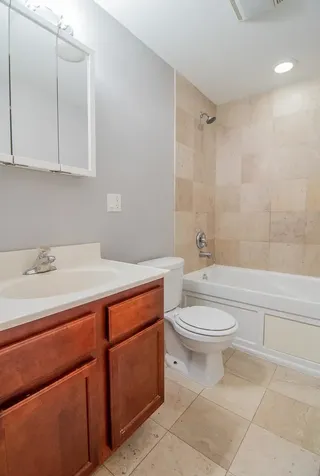 2036 West Arthur Avenue Chicago IL 60645