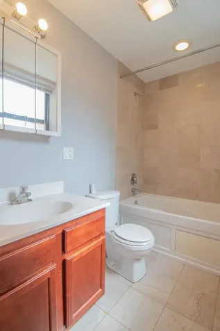 2036 West Arthur Avenue Chicago IL 60645