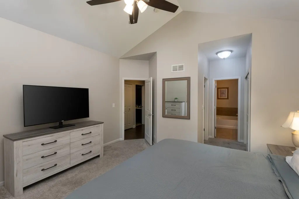 442 Plaza Place Aurora IL 60504