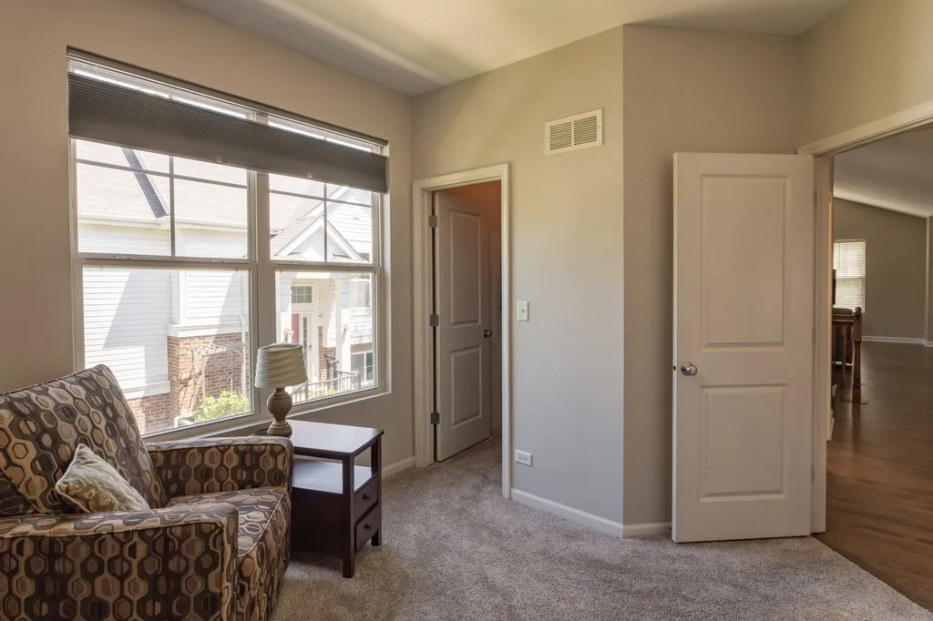 442 Plaza Place Aurora IL 60504