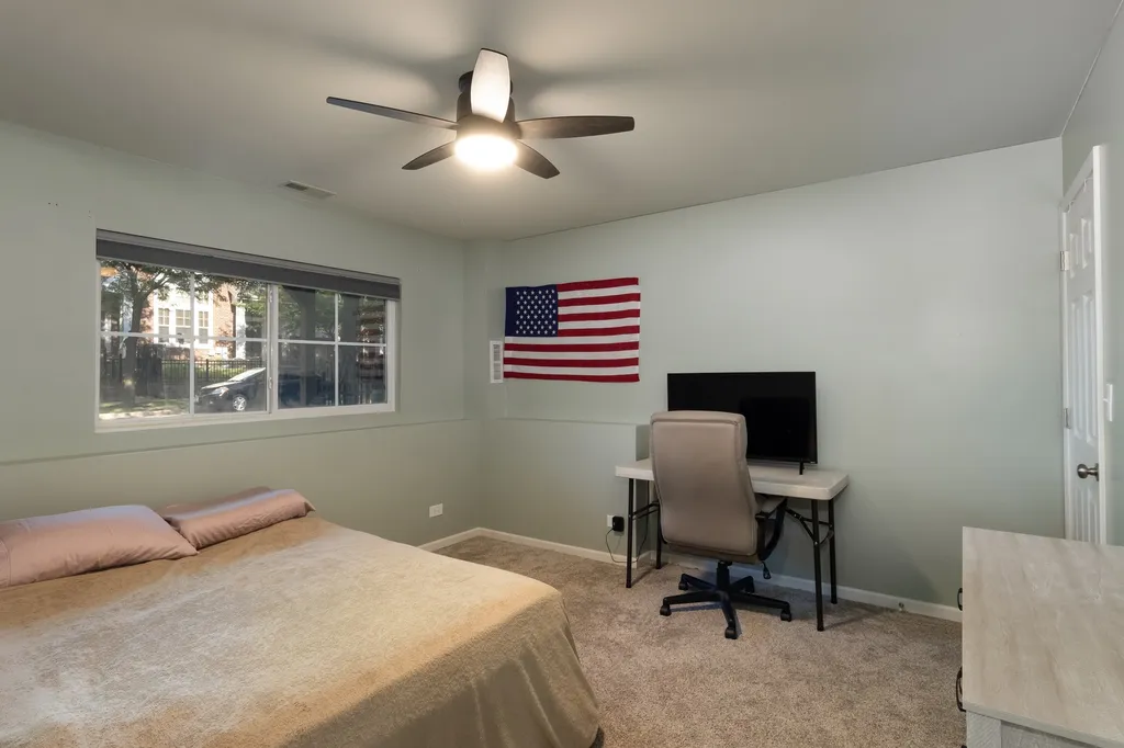 442 Plaza Place Aurora IL 60504