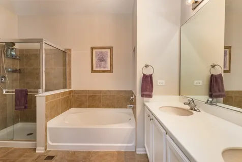442 Plaza Place Aurora IL 60504