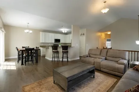 442 Plaza Place Aurora IL 60504