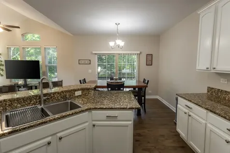 442 Plaza Place Aurora IL 60504