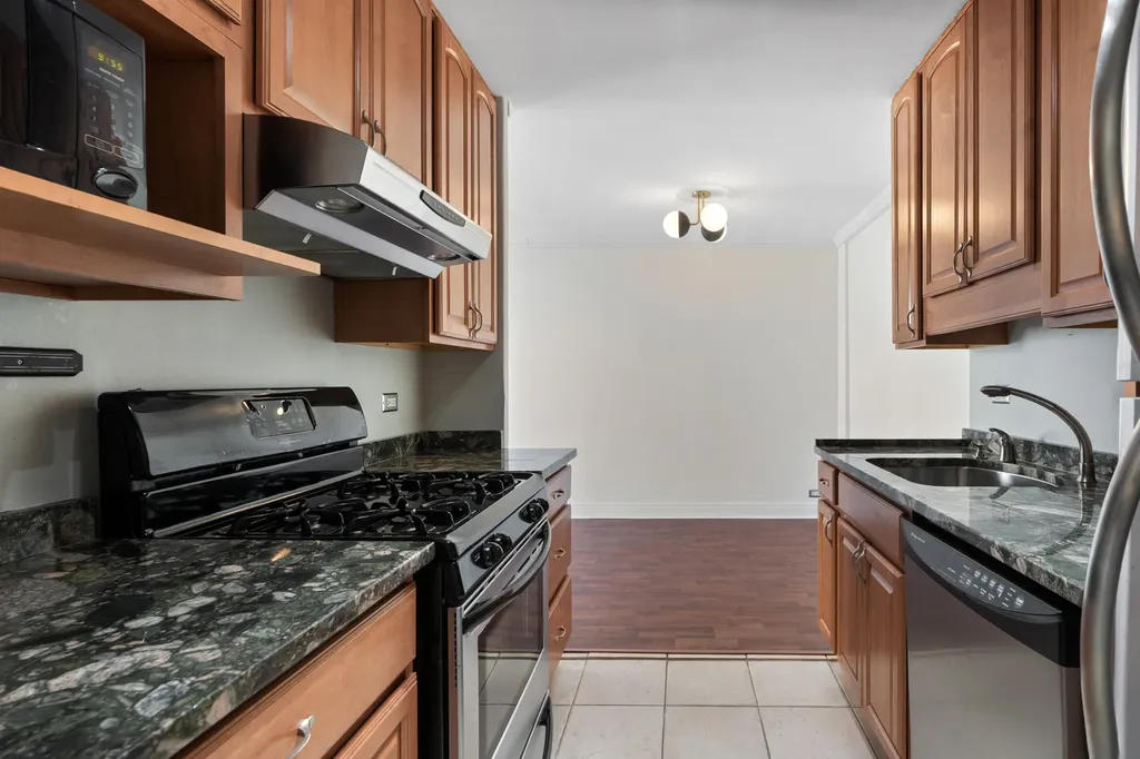 3440 North Lake Shore Drive Chicago IL 60657