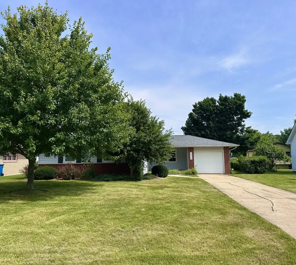 2325 12TH Street Peru IL 61354