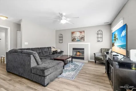 1683 Seaton Lane Elgin IL 60123