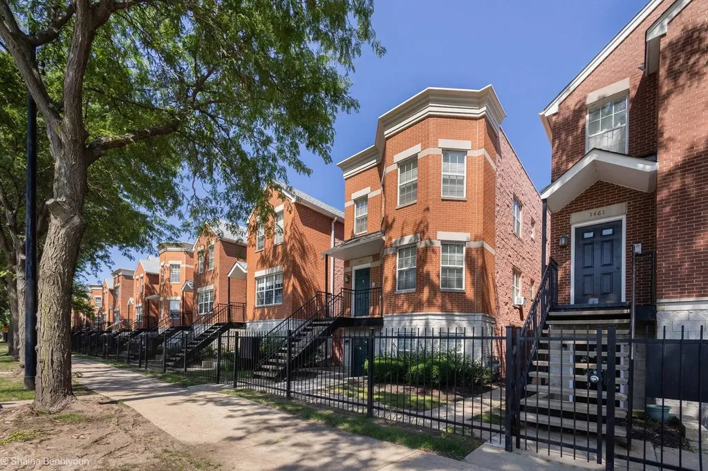 1463 North Larrabee Street Chicago IL 60610