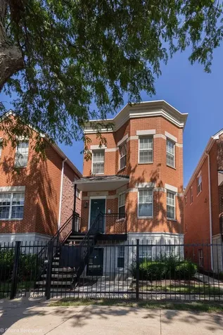 1463 North Larrabee Street Chicago IL 60610