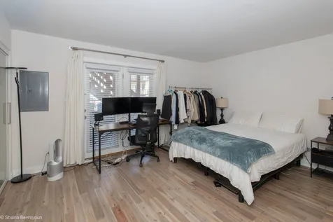 1463 North Larrabee Street Chicago IL 60610