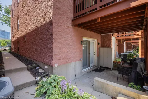 1463 North Larrabee Street Chicago IL 60610
