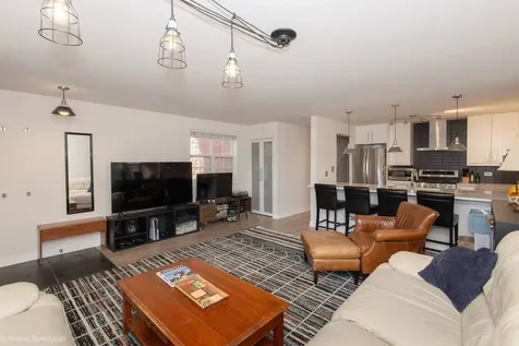 1463 North Larrabee Street Chicago IL 60610