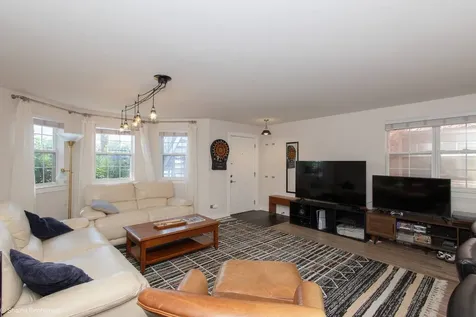 1463 North Larrabee Street Chicago IL 60610