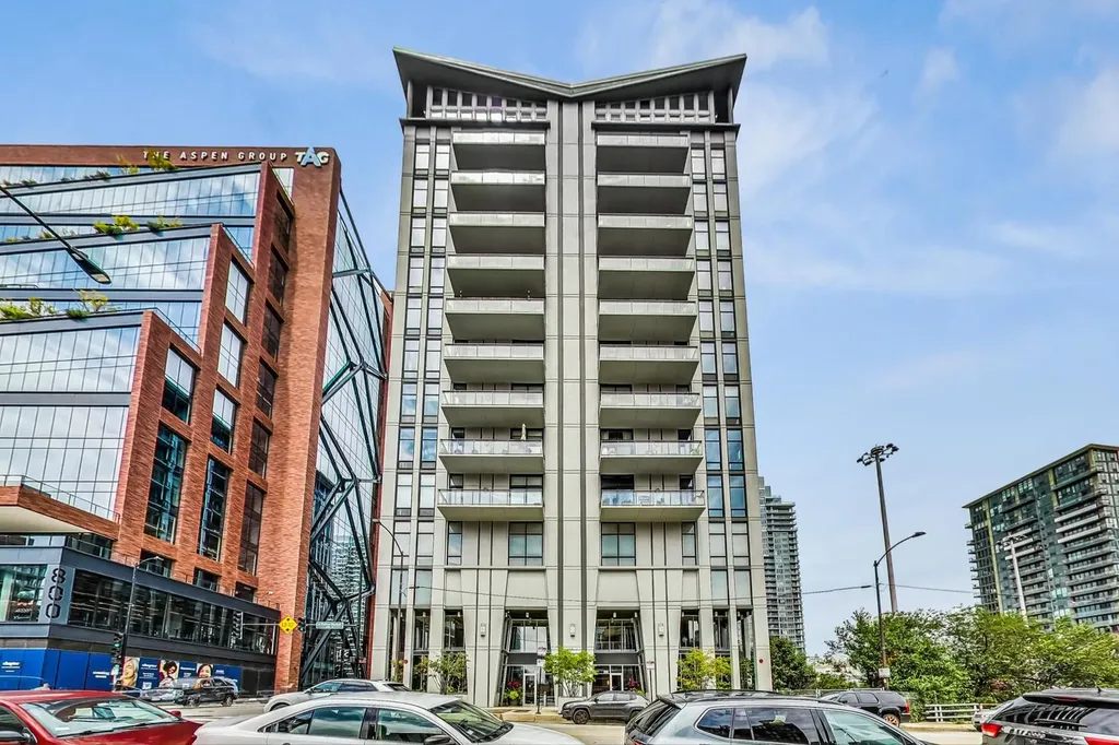 740 West Fulton Street Chicago IL 60661