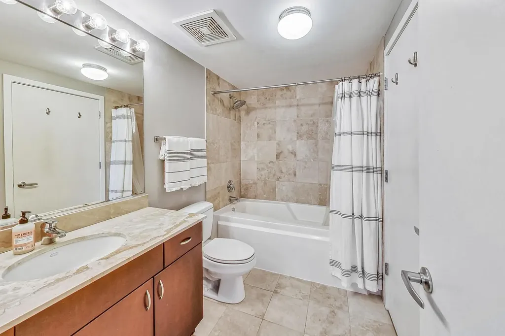740 West Fulton Street Chicago IL 60661