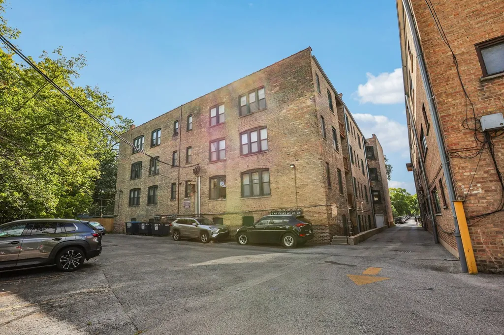 3128 West Carmen Avenue Chicago IL 60625
