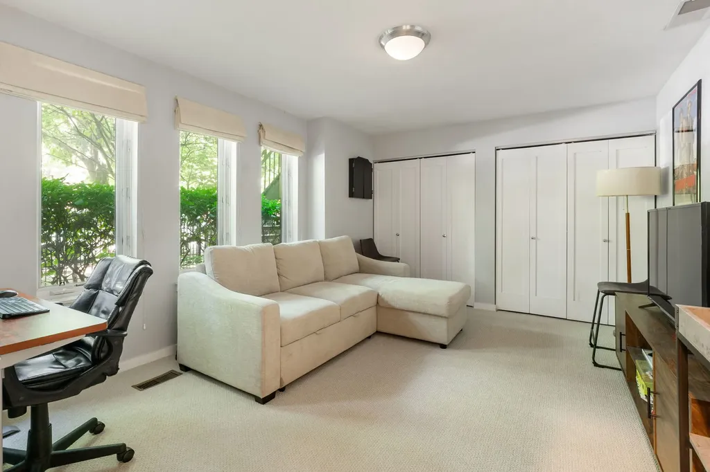 1715 West George Street Chicago IL 60657