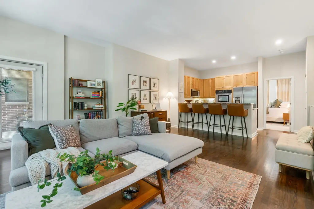 1715 West George Street Chicago IL 60657