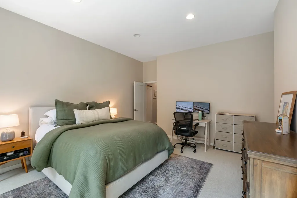 1715 West George Street Chicago IL 60657
