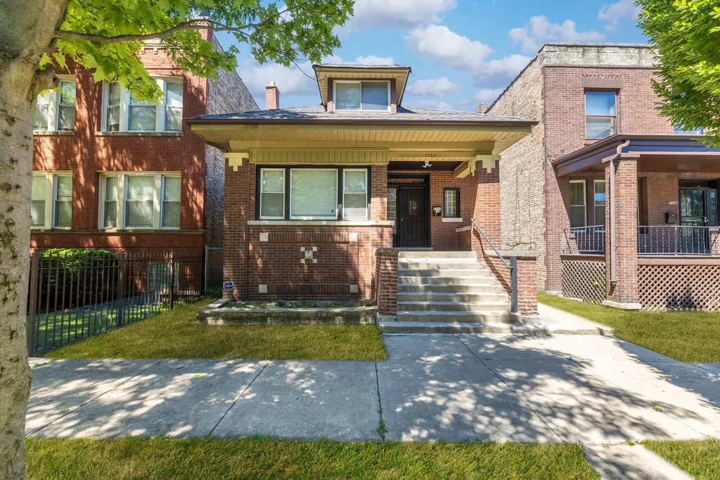 7752 South Evans Avenue Chicago IL 60619