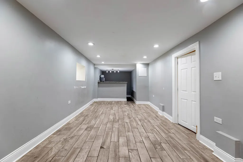 7752 South Evans Avenue Chicago IL 60619