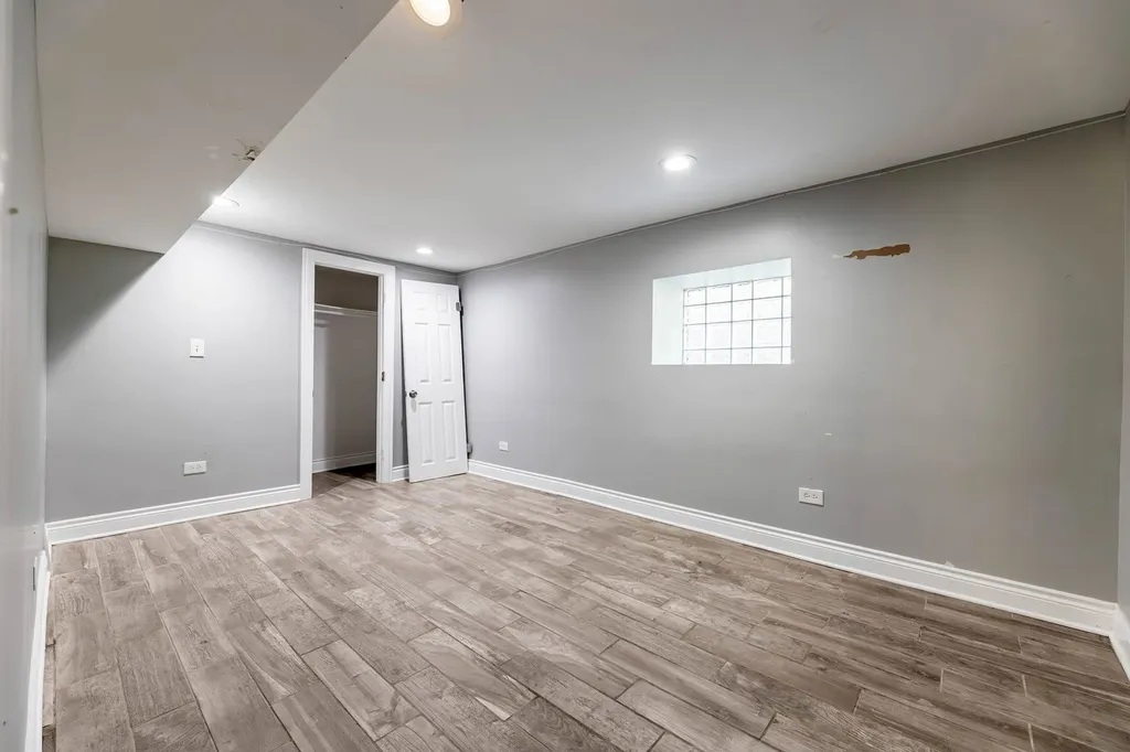 7752 South Evans Avenue Chicago IL 60619