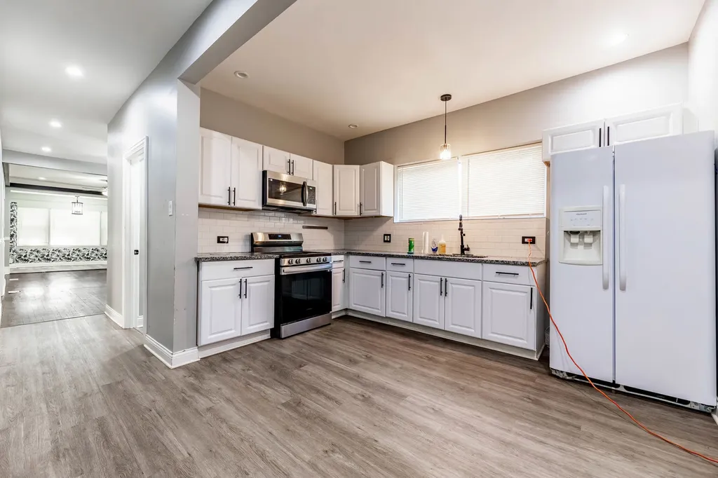 7752 South Evans Avenue Chicago IL 60619