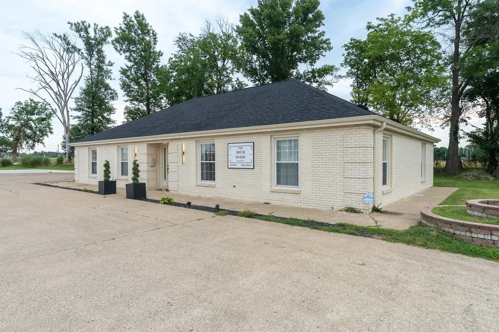 709 North Carbon Street Marion IL 62959