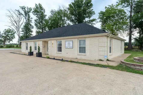 709 North Carbon Street Marion IL 62959