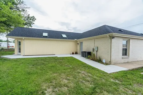 709 North Carbon Street Marion IL 62959