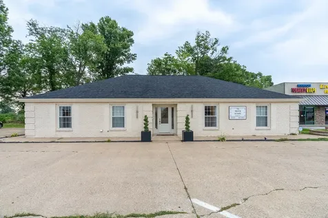 709 North Carbon Street Marion IL 62959