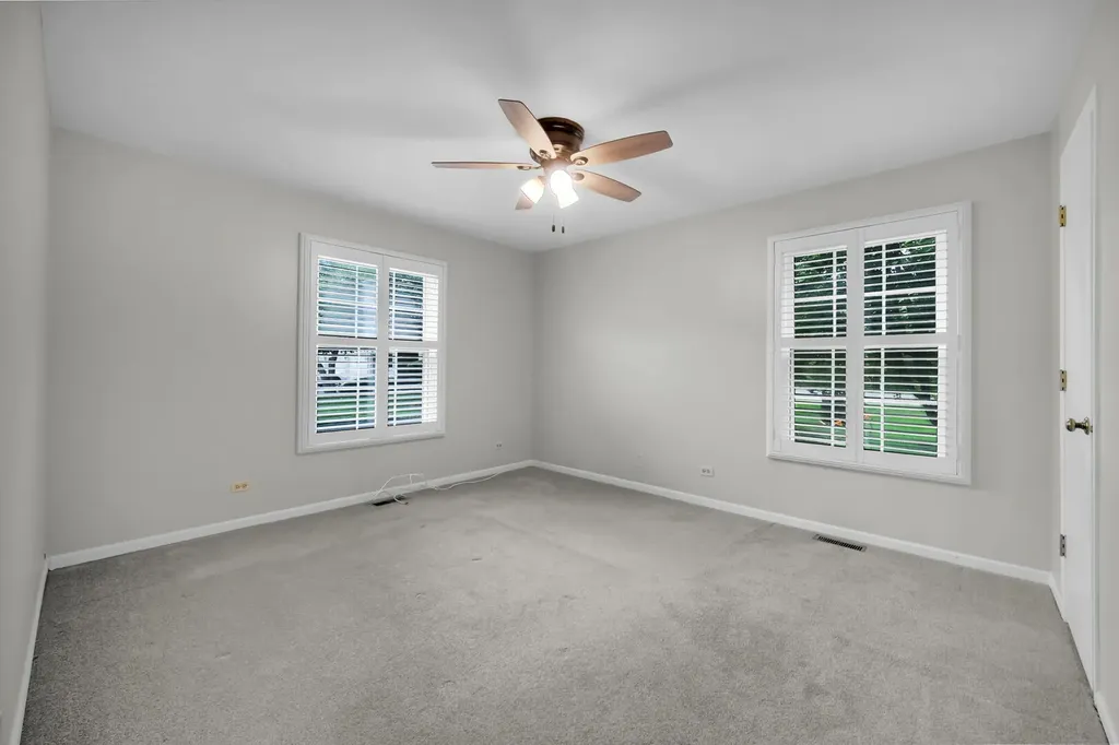 1671 Grosvenor Circle Wheaton IL 60189