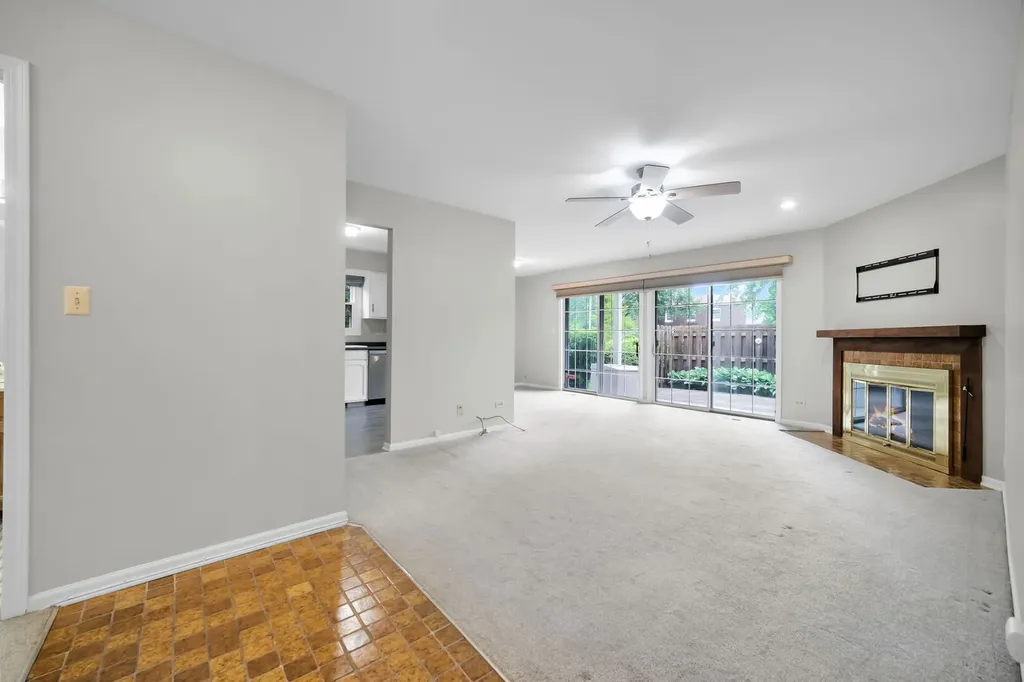 1671 Grosvenor Circle Wheaton IL 60189