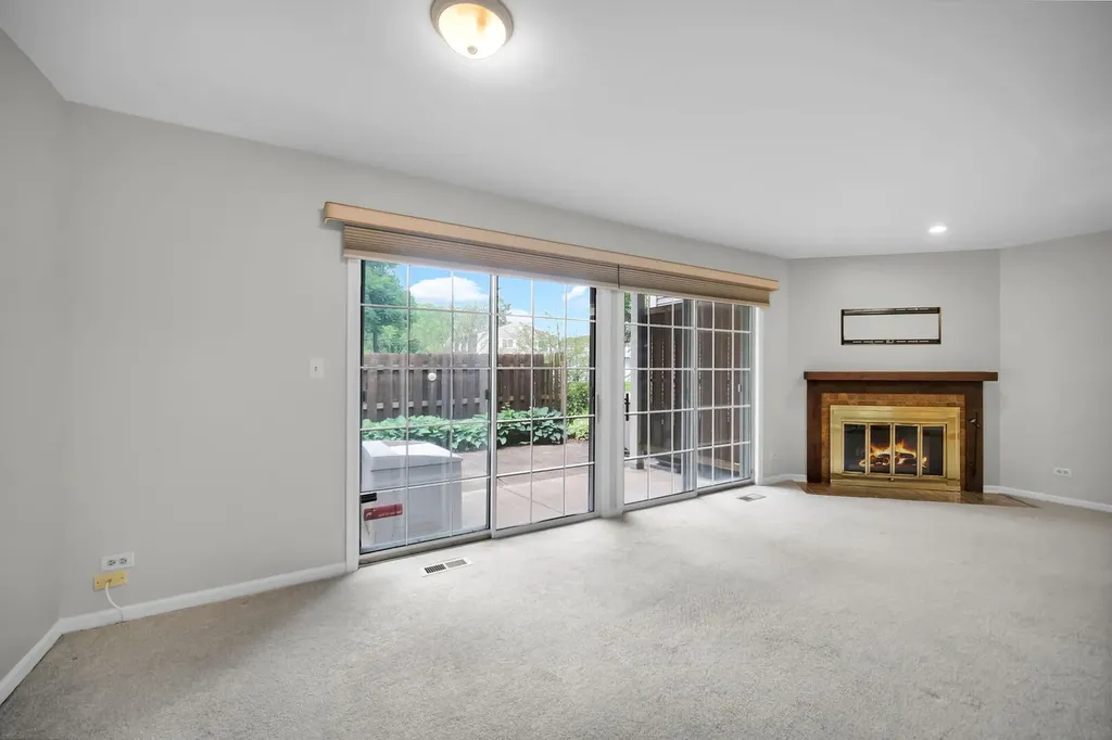 1671 Grosvenor Circle Wheaton IL 60189